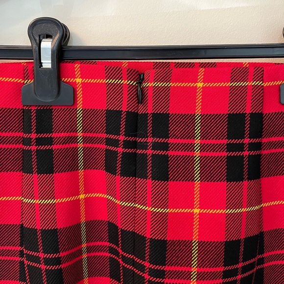 Red Plaid Zara Mini Skirt - Picture 4 of 5